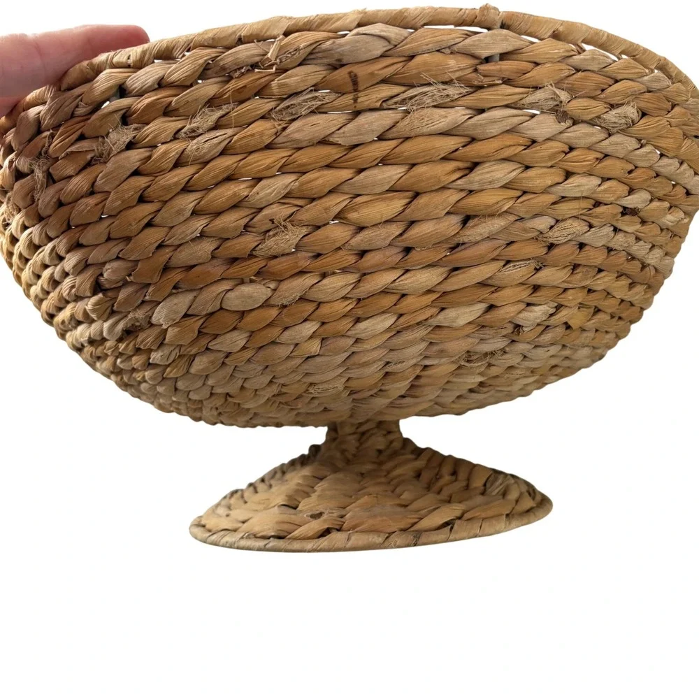 VTG Handwoven Woven Seagrass Pedestal Bowl Footed Fruit Basket Centerpiece Boho